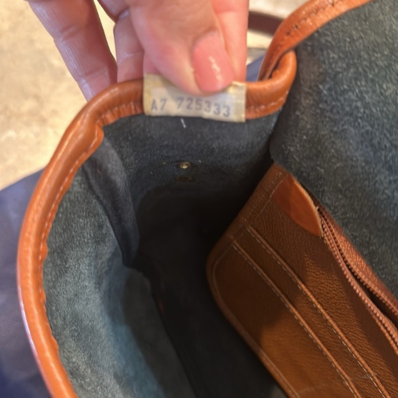 Dooney and bourke vintage crossbody - Picture 9 of 10